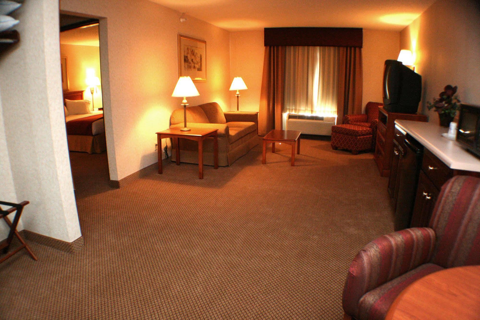 Seasons Inn & Suites Highland Exterior foto
